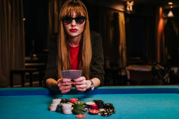 heycash platform interface showing sportsbook, live dealer, and slot games categories